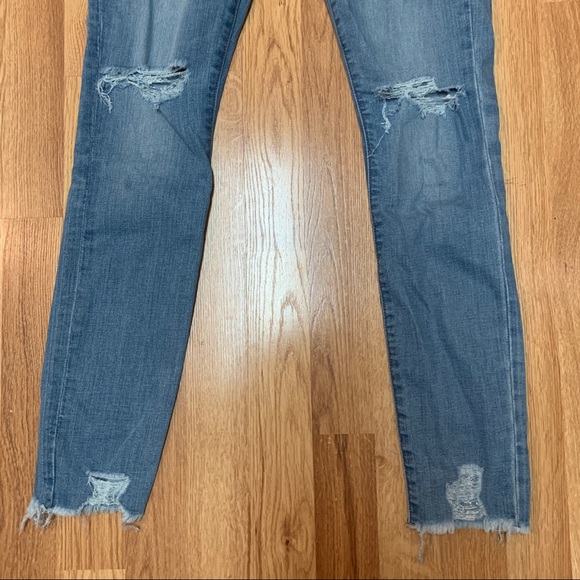 9" High-Rise Skinny Jeans in Ontario Wash: Distressed-Hem Edition - Picture 8 of 14